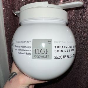 TIGI COPYRIGHT CUSTOM CARE TREATMENT BASE - 25.36 US FL.OZ